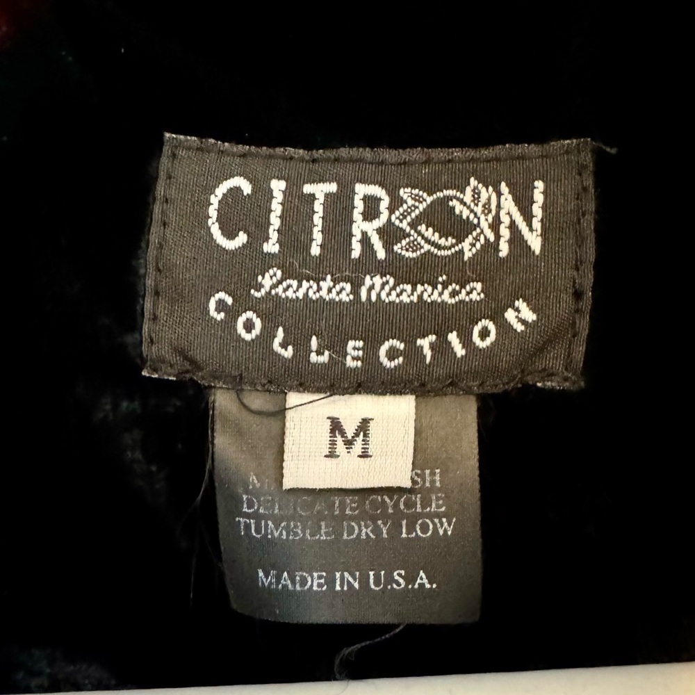 Citron Silk Asian Lady & Floral Velvet Soft Collared Button Front Shirt - Picture 4 of 10